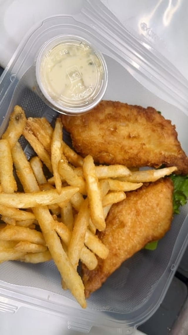 8 Oz Deep-Fried Cod Dinner.